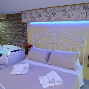 Corte Manzoni Independent Casa vacanze Aeroporto di Catania Fontana Rossa