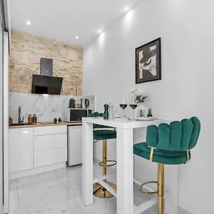  Appartement 2 - Hyper Centre - Air-conditioned - Terrace - Quiet - Tramway - Equipped Kitchen - Wifi